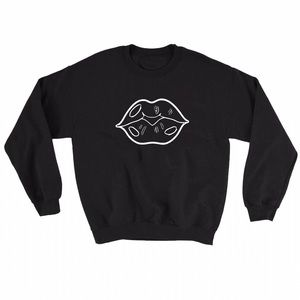 Lip sweater